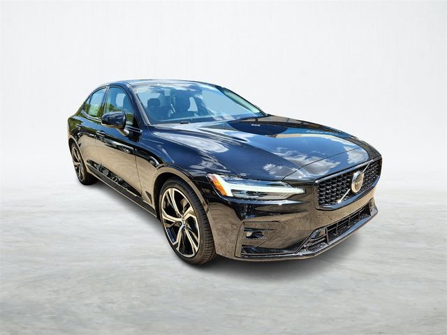 2024 Volvo S60 Core Dark Theme