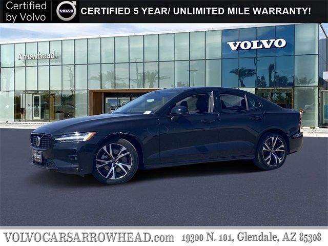 2024 Volvo S60 Core Dark Theme