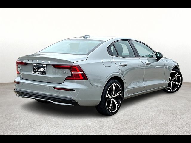 2024 Volvo S60 Core Dark Theme