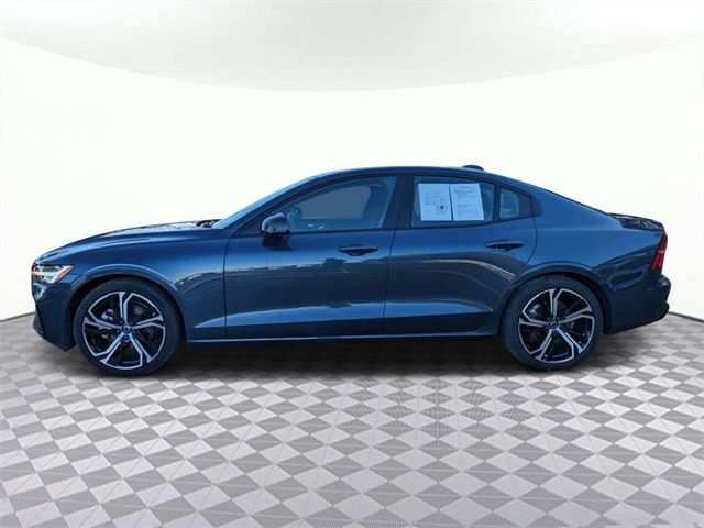 2024 Volvo S60 Core Dark Theme