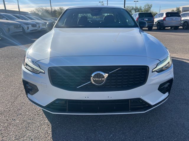 2024 Volvo S60 Core Dark Theme