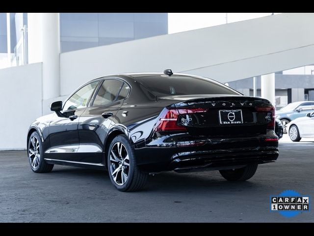 2024 Volvo S60 Core Dark Theme