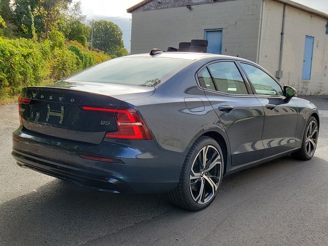 2024 Volvo S60 Core Dark Theme