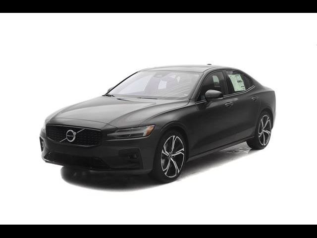 2024 Volvo S60 Core Dark Theme