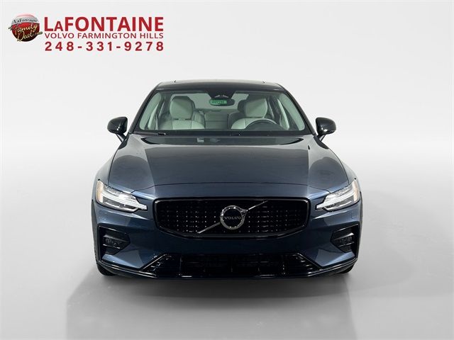 2024 Volvo S60 Core Dark Theme