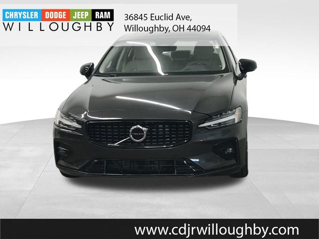 2024 Volvo S60 Core Dark Theme