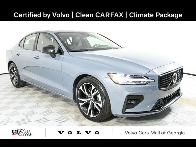 2024 Volvo S60 Core Dark Theme