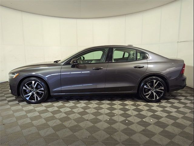 2024 Volvo S60 Core Dark Theme