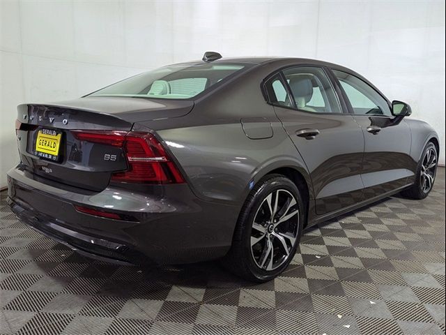 2024 Volvo S60 Core Dark Theme