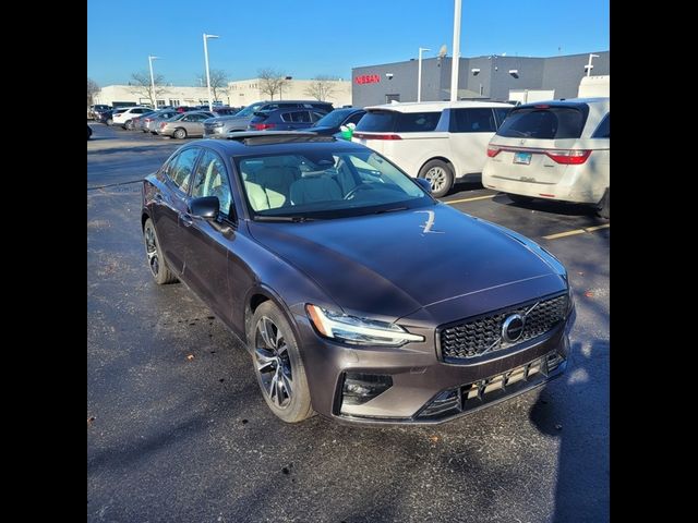 2024 Volvo S60 Core Dark Theme