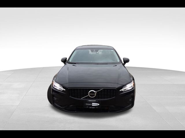 2024 Volvo S60 Core Dark Theme