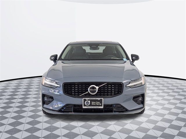 2024 Volvo S60 Core Dark Theme