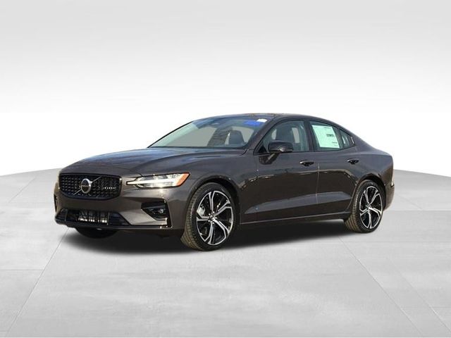 2024 Volvo S60 Core Dark Theme