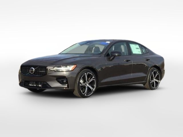 2024 Volvo S60 Core Dark Theme