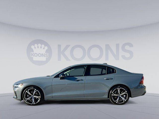 2024 Volvo S60 Core Dark Theme