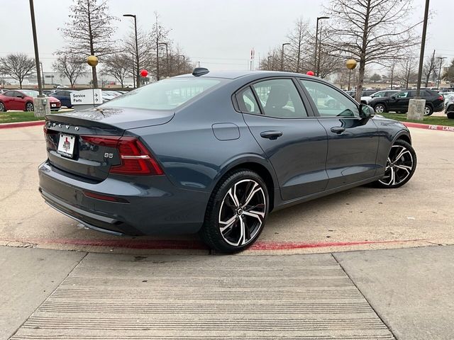 2024 Volvo S60 Core Dark Theme