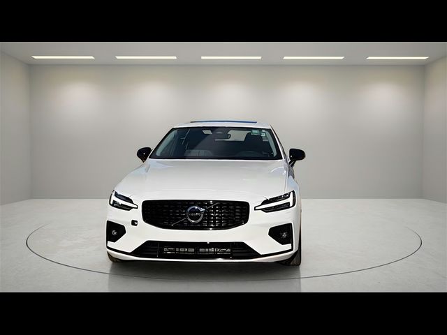 2024 Volvo S60 Core Dark Theme