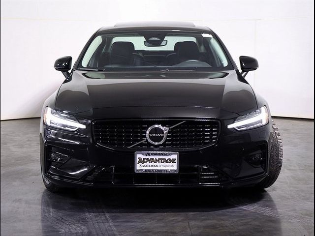 2024 Volvo S60 Core Dark Theme