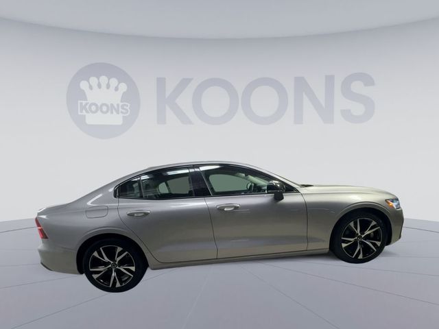 2024 Volvo S60 Core Dark Theme