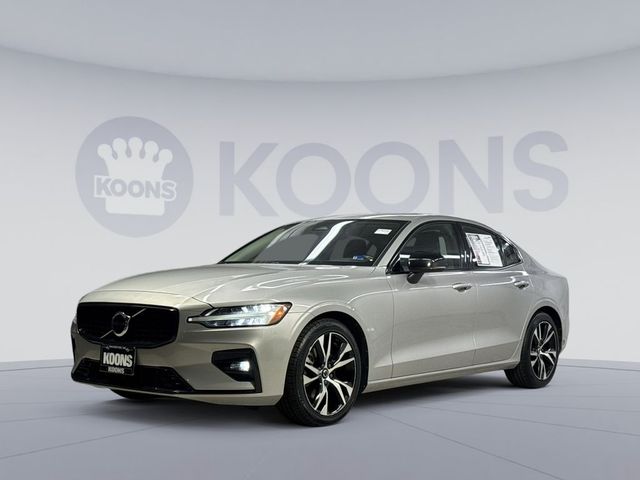 2024 Volvo S60 Core Dark Theme