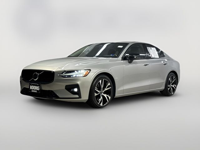 2024 Volvo S60 Core Dark Theme