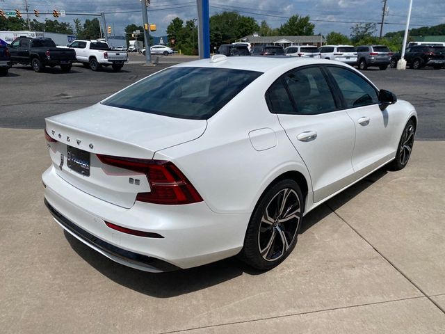 2024 Volvo S60 Core Dark Theme