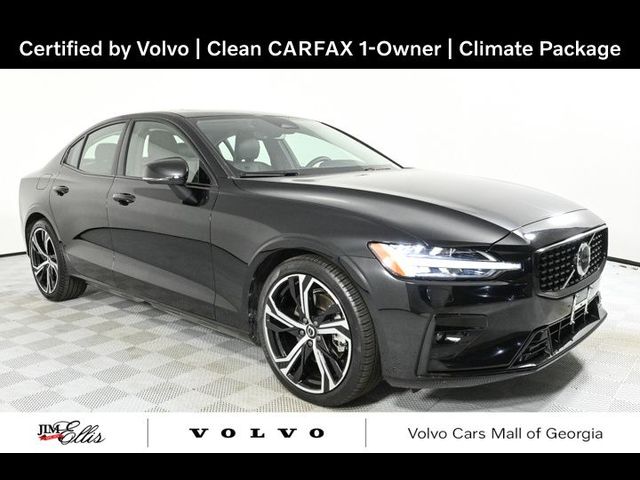 2024 Volvo S60 Core Dark Theme