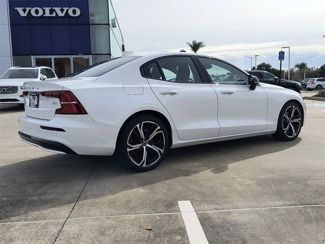 2024 Volvo S60 Core Dark Theme