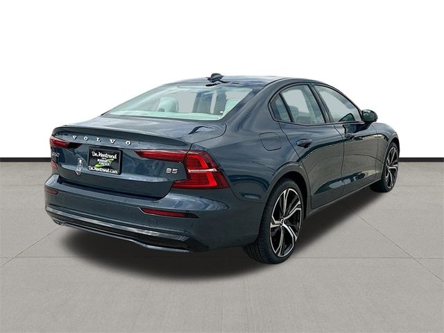 2024 Volvo S60 Core Dark Theme