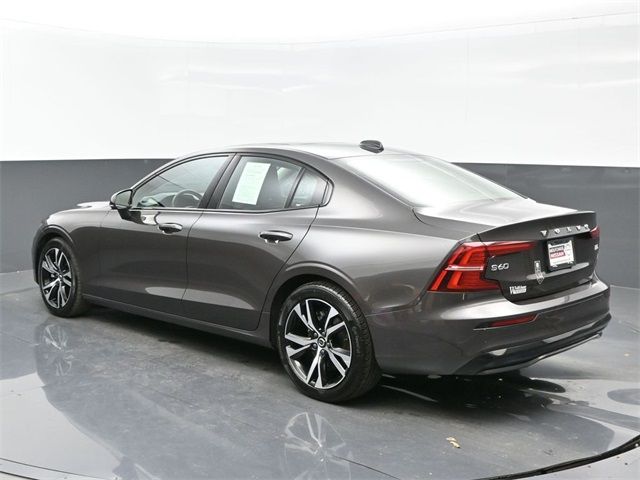 2024 Volvo S60 Core Dark Theme