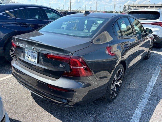 2024 Volvo S60 Core Dark Theme