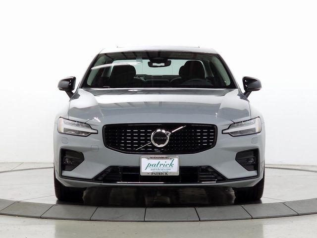 2024 Volvo S60 Core Dark Theme