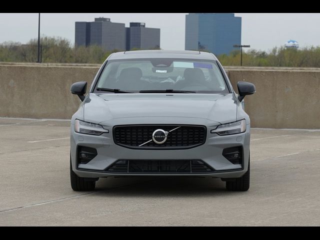 2024 Volvo S60 Core Dark Theme