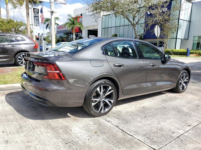 2024 Volvo S60 Core Dark Theme