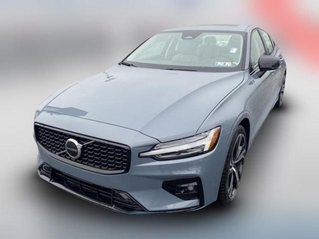 2024 Volvo S60 Core Dark Theme