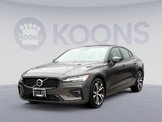 2024 Volvo S60 Core Dark Theme