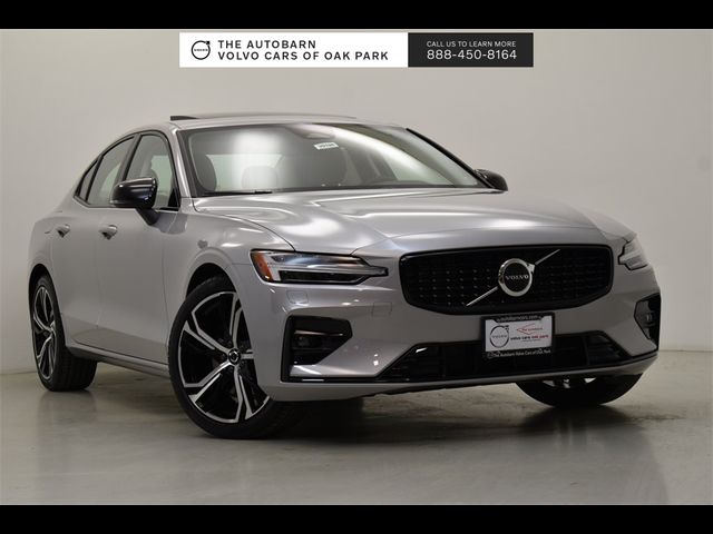 2024 Volvo S60 Core Dark Theme