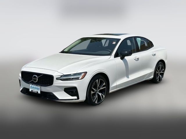 2024 Volvo S60 Core Dark Theme