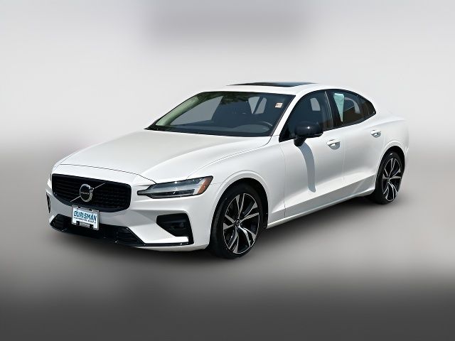 2024 Volvo S60 Core Dark Theme