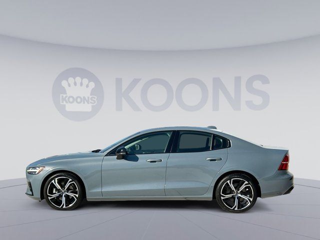 2024 Volvo S60 Core Dark Theme