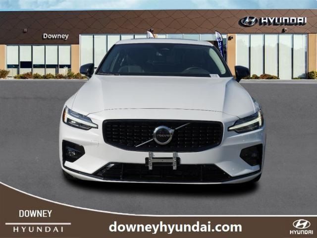 2024 Volvo S60 Core Dark Theme