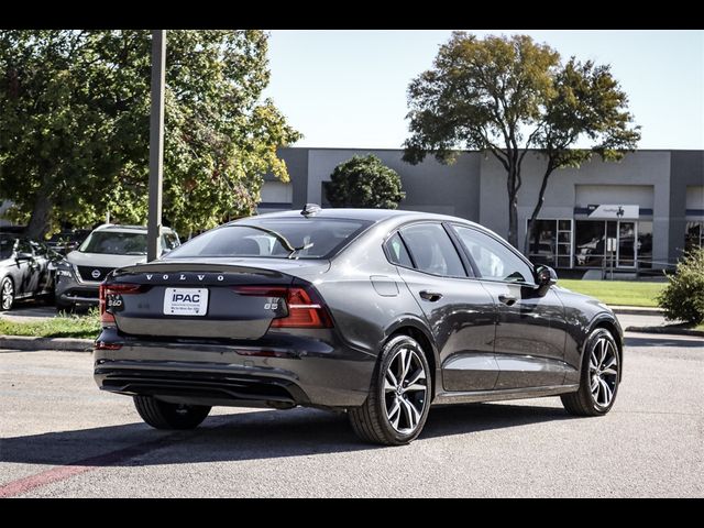 2024 Volvo S60 Core Dark Theme