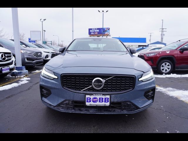 2024 Volvo S60 Core Dark Theme