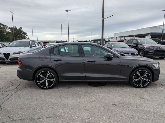 2024 Volvo S60 Core Dark Theme