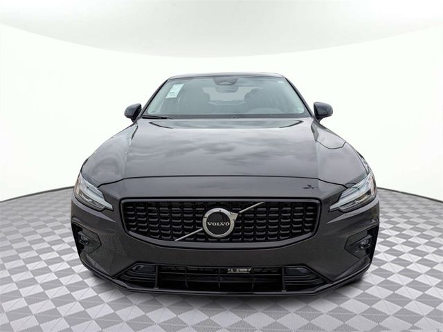 2024 Volvo S60 Core Dark Theme