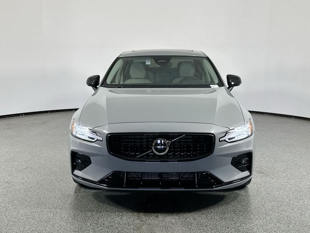 2024 Volvo S60 Core Dark Theme