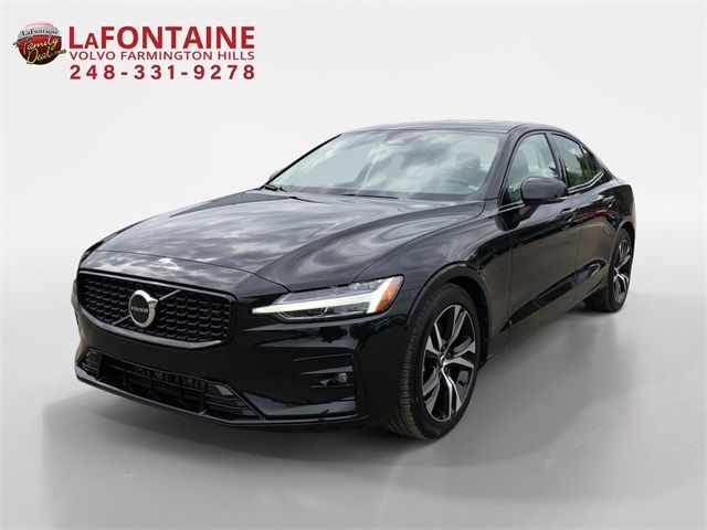 2024 Volvo S60 Core Dark Theme