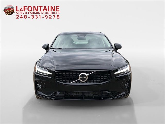 2024 Volvo S60 Core Dark Theme