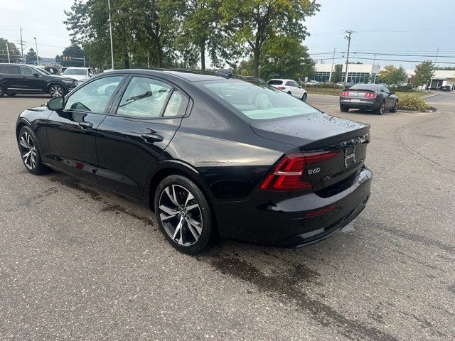 2024 Volvo S60 Core Dark Theme