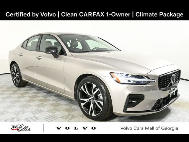 2024 Volvo S60 Core Dark Theme